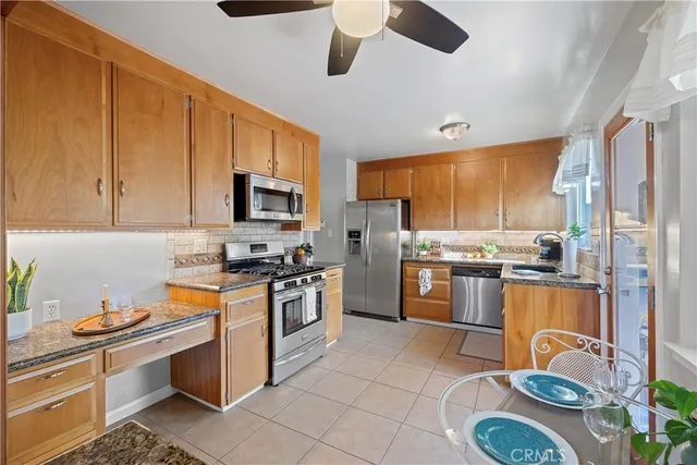 $865,000 | 6116 Fanwood Avenue, Lakewood, CA 90713