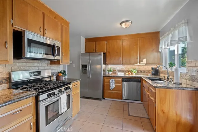 $865,000 | 6116 Fanwood Avenue, Lakewood, CA 90713