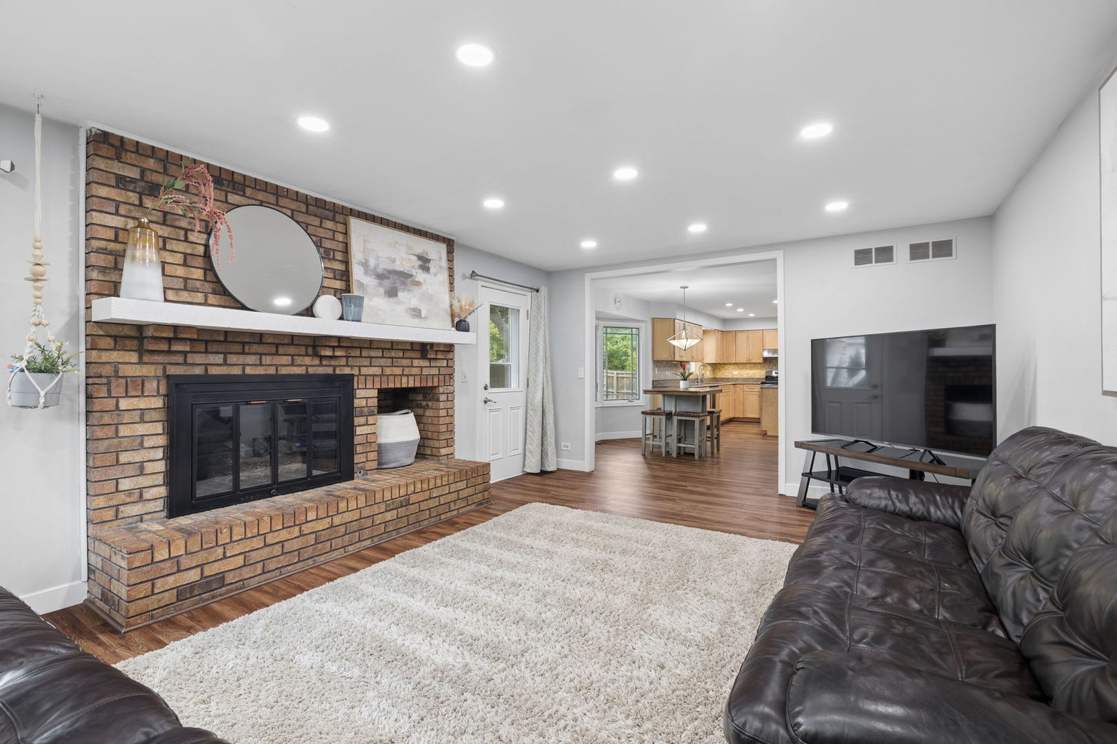 616 Edward Road Naperville, IL 60540 - Photo 13 of 35