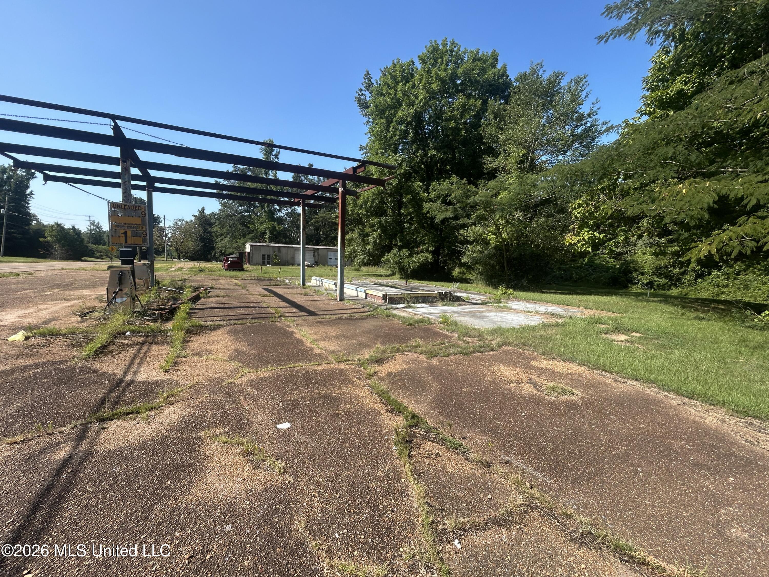900 South Applegate Street Winona, MS 38967 - Photo 7 of 17 IMG_2703