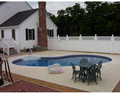 534 Mendon Road Sutton, MA 01590 - Photo 2 of 4 Gallery Image 2