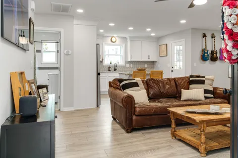 $525,000 | 321 53rd Avenue North, Nashville, TN 37209