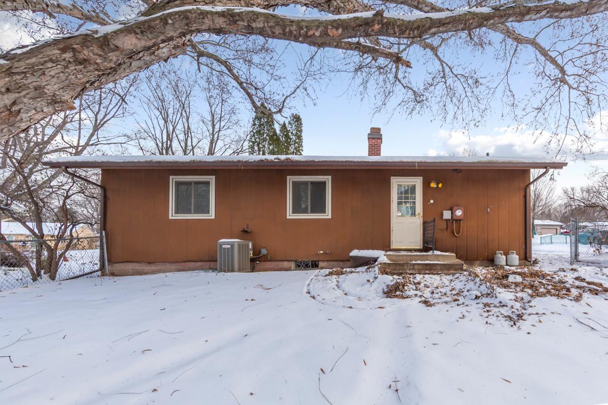 1110 Linden Street South Northfield, MN 55057 - Photo 5 of 22