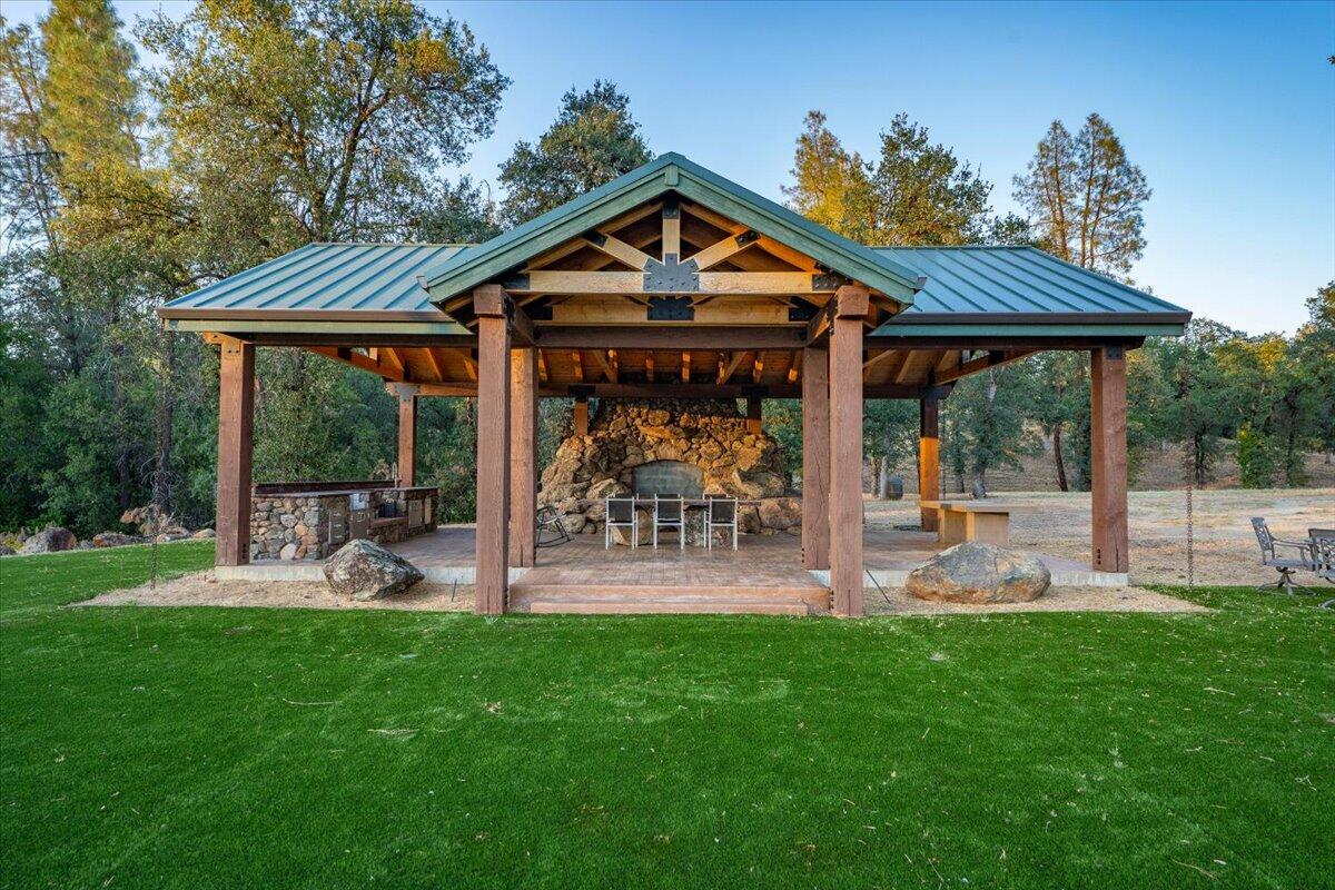8499 Simmons Road Redding, CA 96001 - Photo 7 of 33 30-8499 Simmons Rd - 070926E-29
