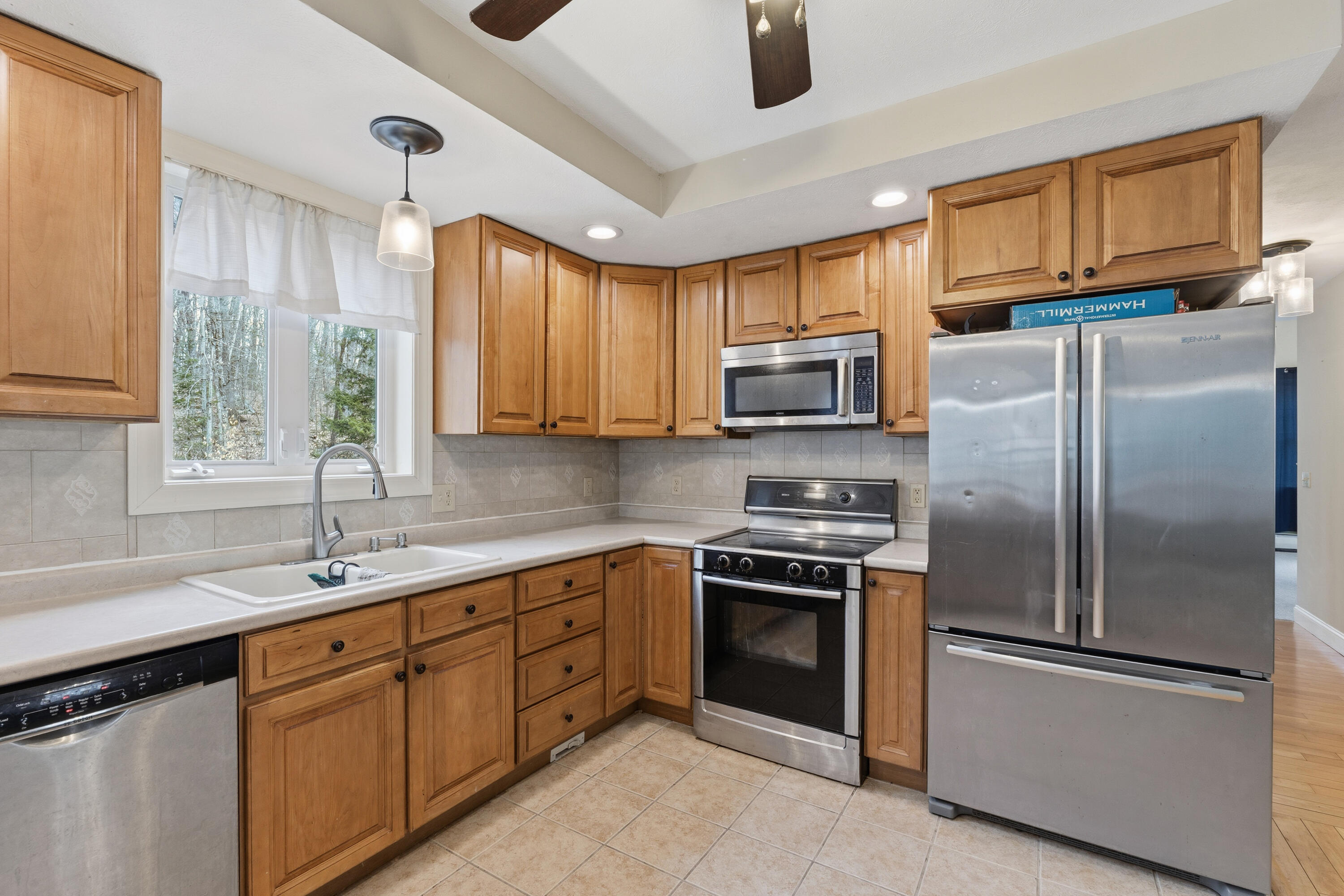 41 Arrowhead Lane Limerick, ME 04048 - Photo 23 of 93 1st Floor