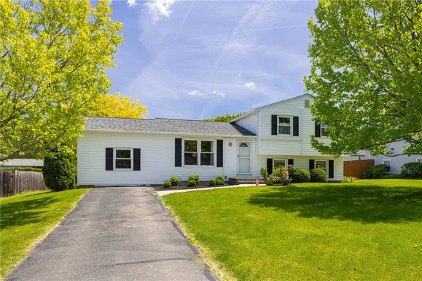 $315,000 | 1739 Birchwood Drive, Farmington, NY 14425