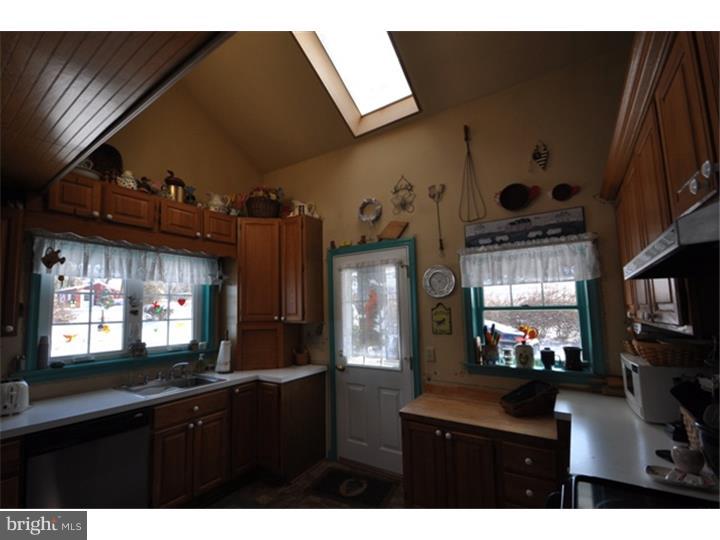 1593 Hafler Road Bethlehem, PA 18015 - Photo 8 of 22 Gallery Image 8