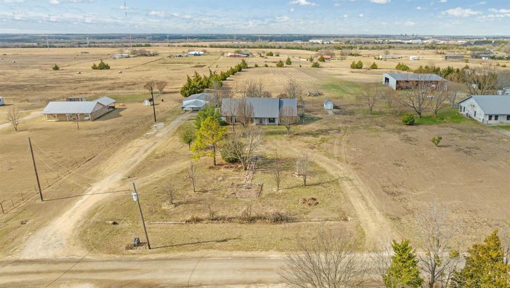 3754 County Road Paris, TX 75462 - Photo 23 of 33 a view of an ocean and beach