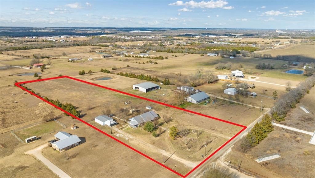 3754 County Road Paris, TX 75462 - Photo 27 of 33 a view of an ocean and beach