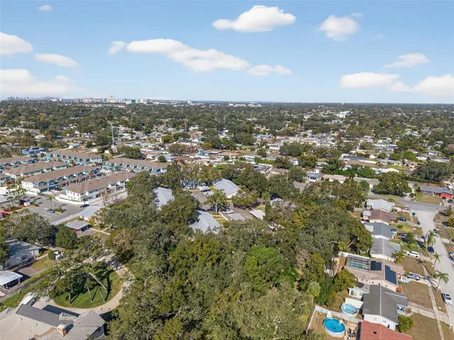 $220,000 | 1535 Nursery Road, Unit 211, Clearwater, FL 33756