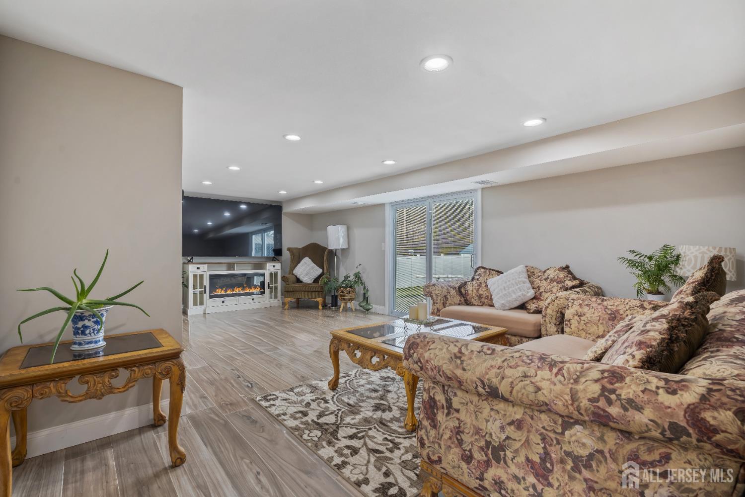 43 Wellington Road East Brunswick, NJ 08816 - Photo 12 of 23