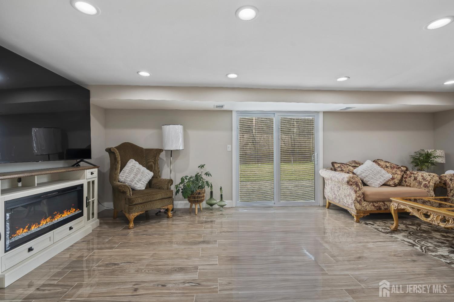 43 Wellington Road East Brunswick, NJ 08816 - Photo 13 of 23