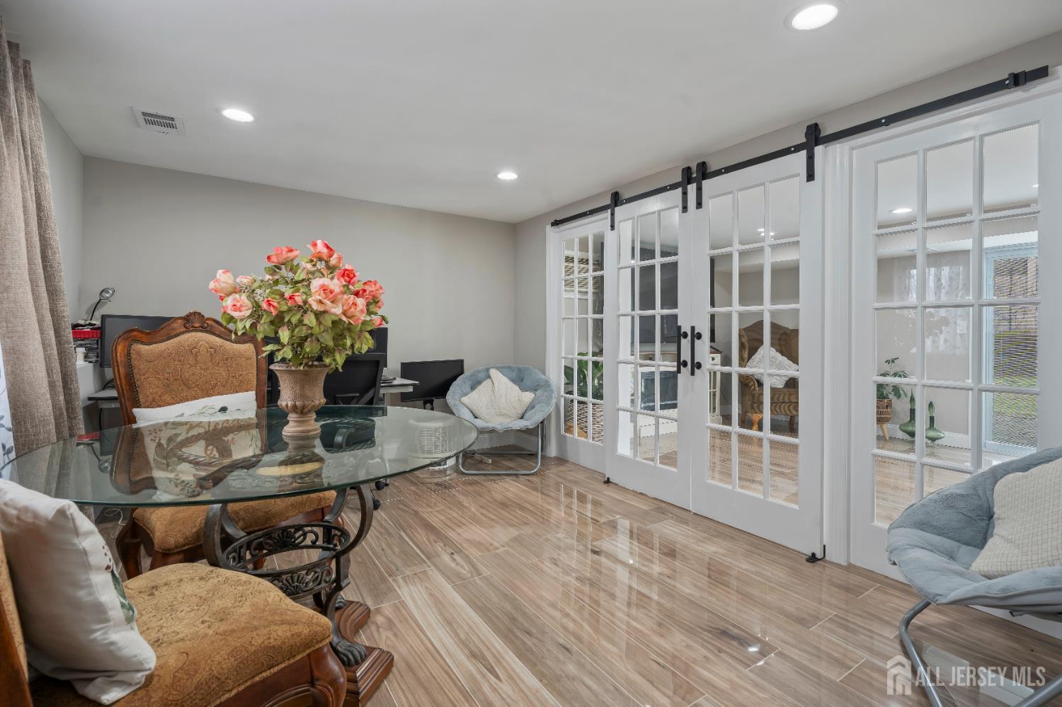 43 Wellington Road East Brunswick, NJ 08816 - Photo 14 of 23