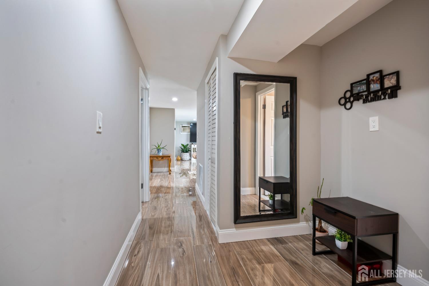 43 Wellington Road East Brunswick, NJ 08816 - Photo 15 of 23