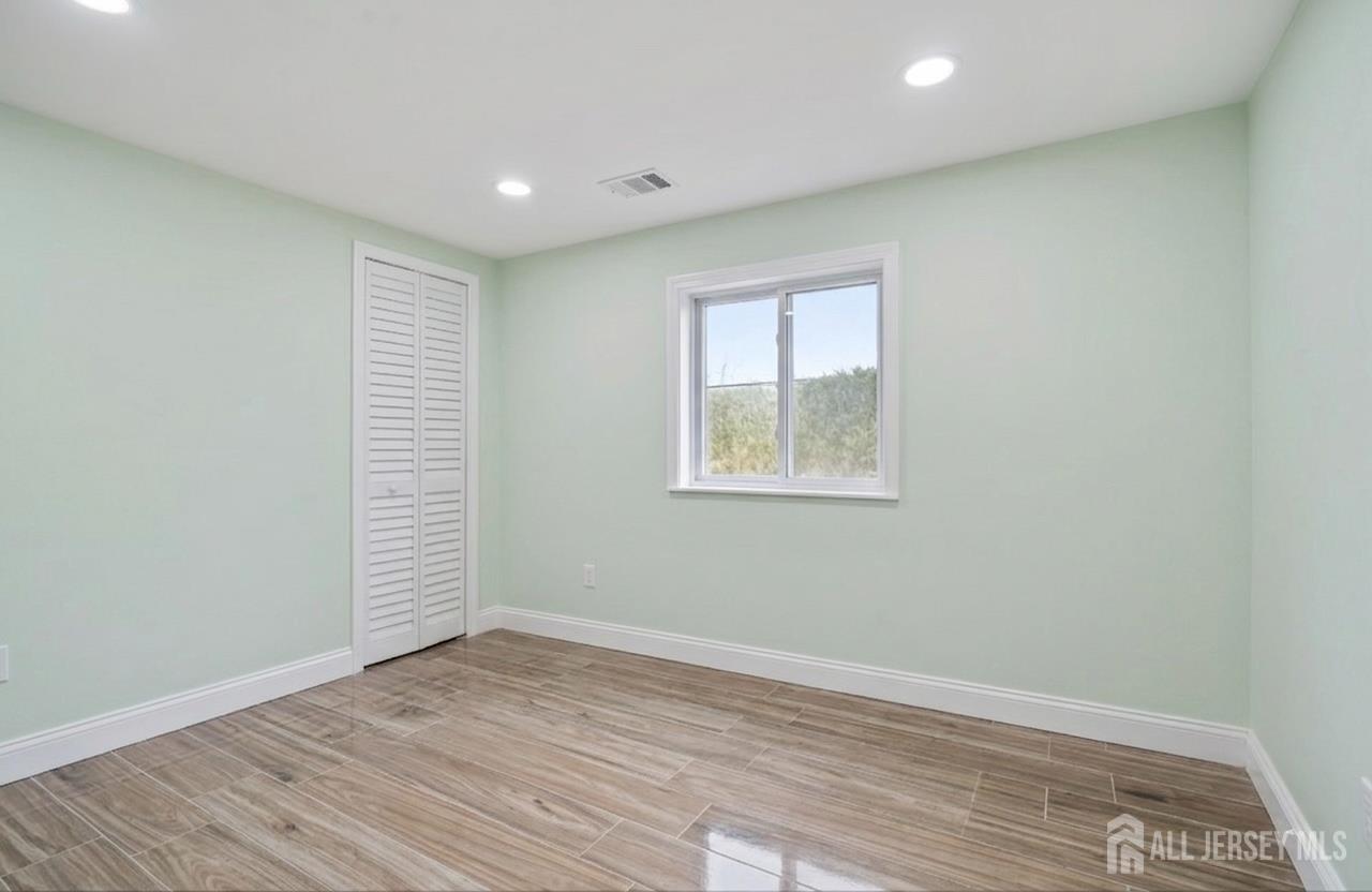 43 Wellington Road East Brunswick, NJ 08816 - Photo 16 of 23