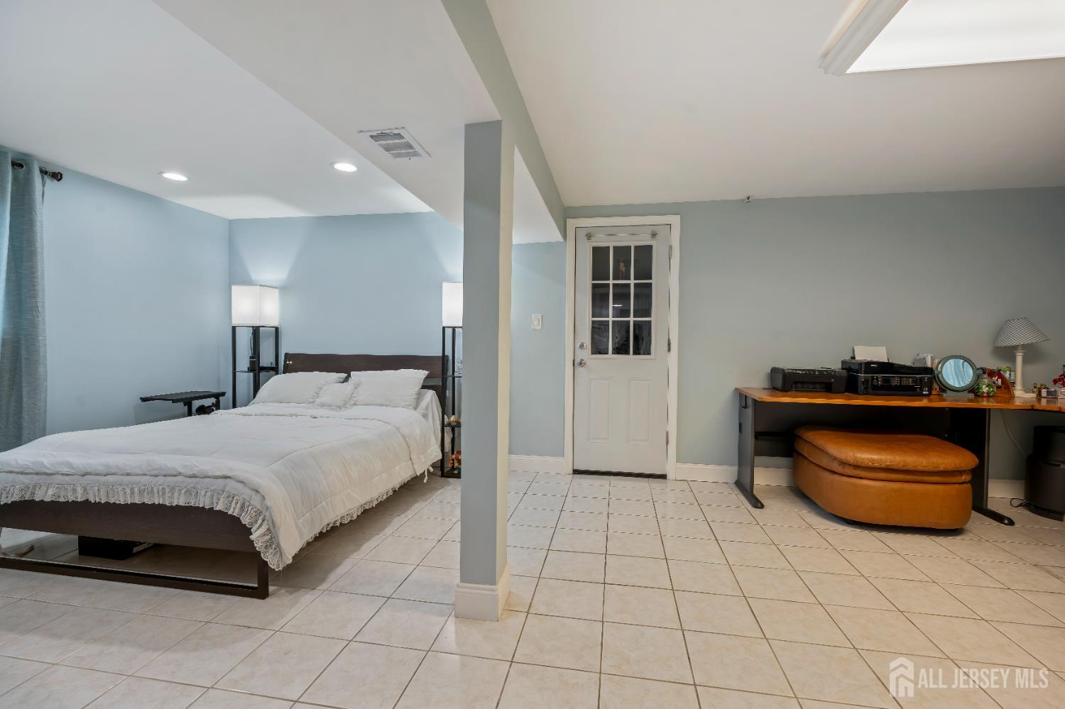 43 Wellington Road East Brunswick, NJ 08816 - Photo 17 of 23