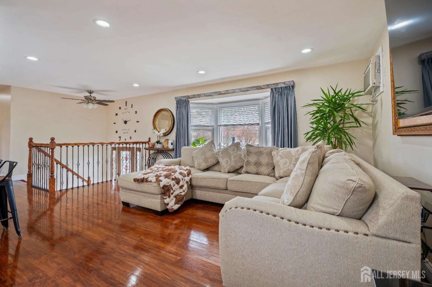 43 Wellington Road East Brunswick, NJ 08816 - Photo 2 of 23