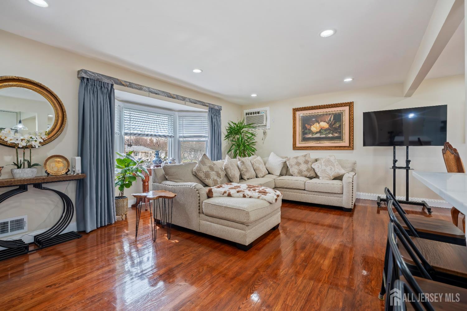 43 Wellington Road East Brunswick, NJ 08816 - Photo 3 of 23