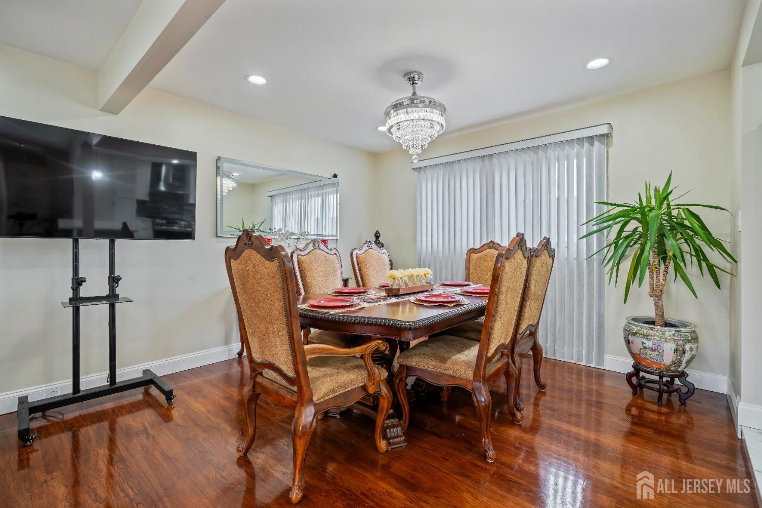 43 Wellington Road East Brunswick, NJ 08816 - Photo 4 of 23