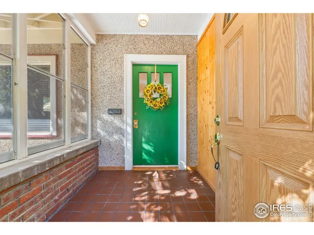 a view of an entryway