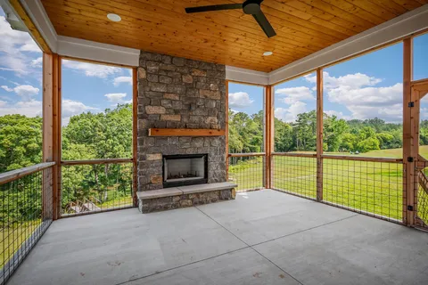 $679,900 | 617 Post Road, Rock Island, TN 38581