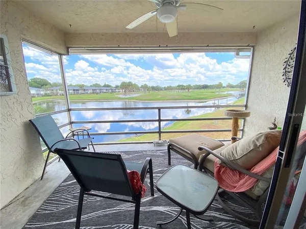 $2,200 | 7041 West Country Club Drive North, Unit 218, Sarasota, FL 34243