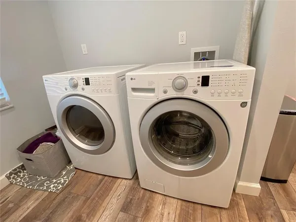 $2,200 | 7041 West Country Club Drive North, Unit 218, Sarasota, FL 34243