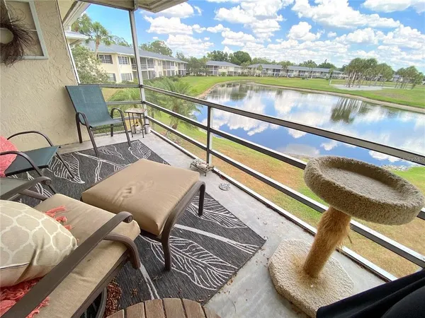 $2,200 | 7041 West Country Club Drive North, Unit 218, Sarasota, FL 34243