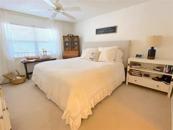 $2,200 | 7041 West Country Club Drive North, Unit 218, Sarasota, FL 34243