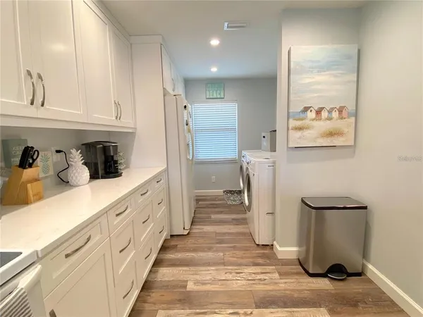 $2,200 | 7041 West Country Club Drive North, Unit 218, Sarasota, FL 34243