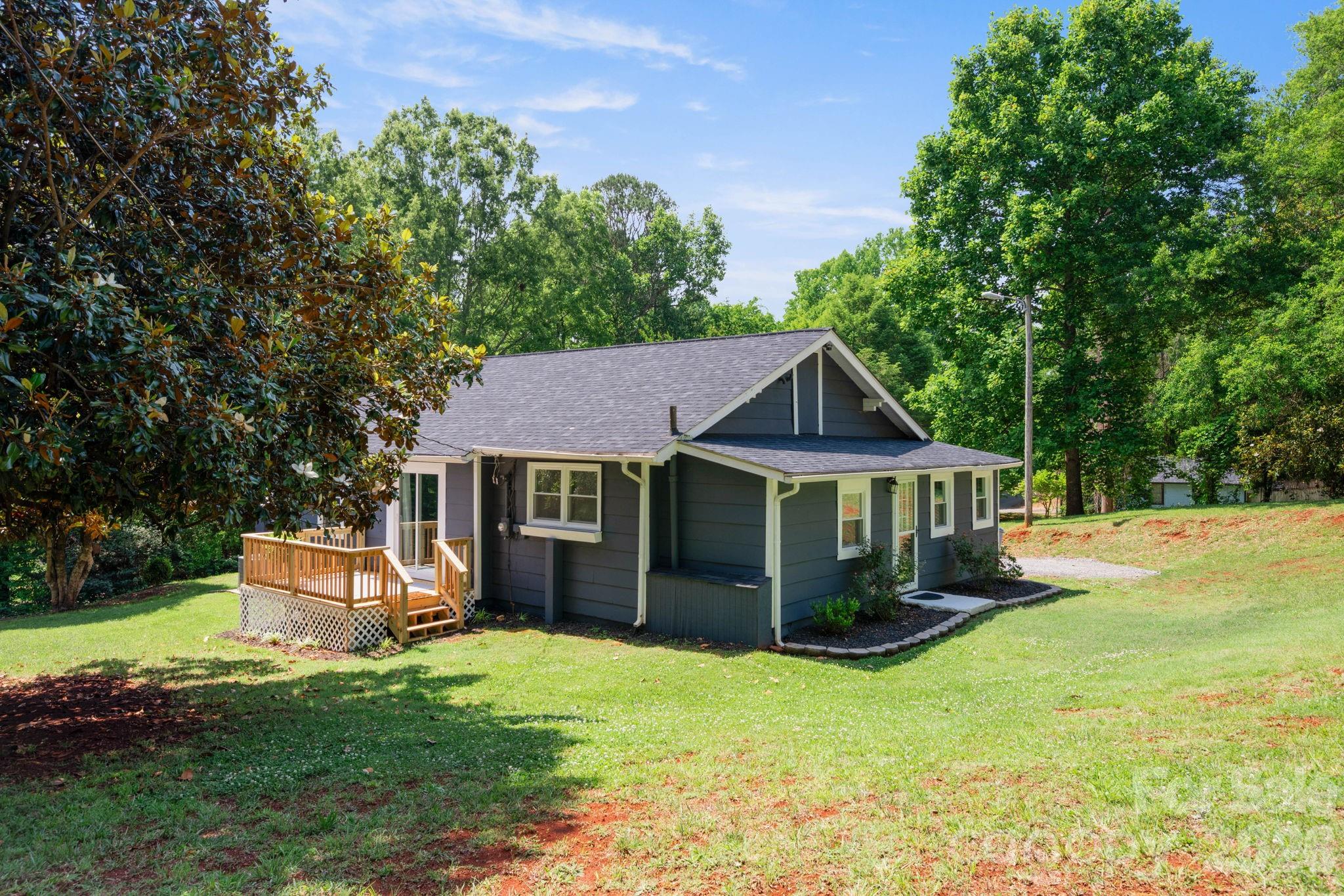 147 North Hillside Street Rutherfordton, NC 28139 - Photo 4 of 35