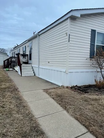 $49,500 | 3408 Jen Avenue, Park City, IL 60085