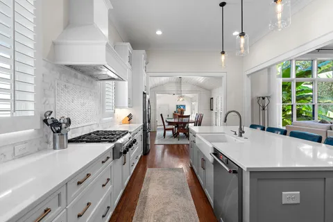 $1,925,000 | 2006 A Overhill Drive, Nashville, TN 37215