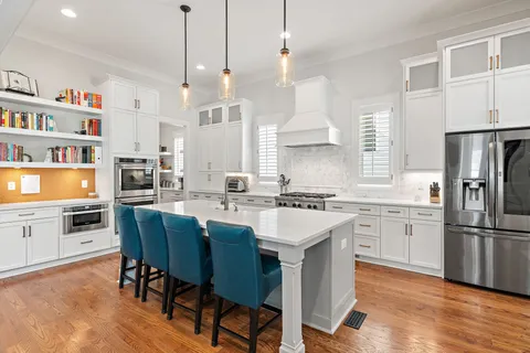 $1,925,000 | 2006 A Overhill Drive, Nashville, TN 37215