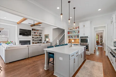 $1,925,000 | 2006 A Overhill Drive, Nashville, TN 37215