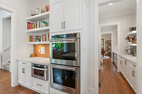 $1,925,000 | 2006 A Overhill Drive, Nashville, TN 37215