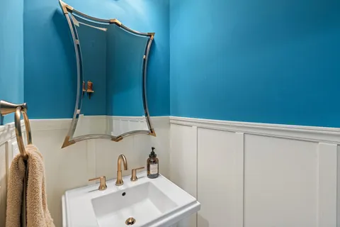 $1,925,000 | 2006 A Overhill Drive, Nashville, TN 37215