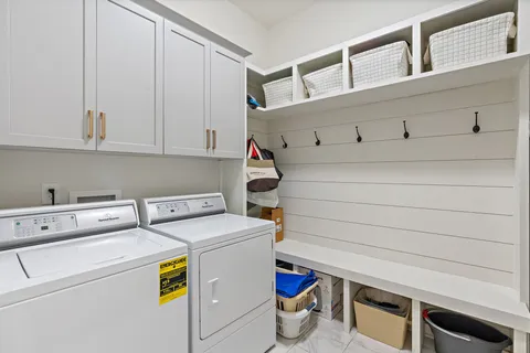 $1,925,000 | 2006 A Overhill Drive, Nashville, TN 37215