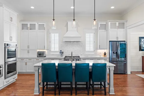 $1,925,000 | 2006 A Overhill Drive, Nashville, TN 37215