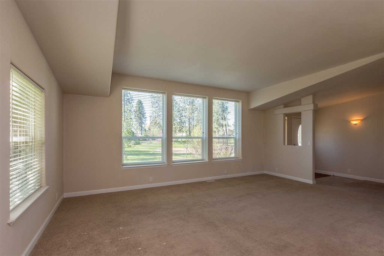 4024 West Gunthers Road Spokane, WA 99224 - Photo 4 of 20