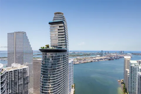 $3,200,000 | 300 Biscayne Blvd Way, Unit 5205W, Miami, FL 33131