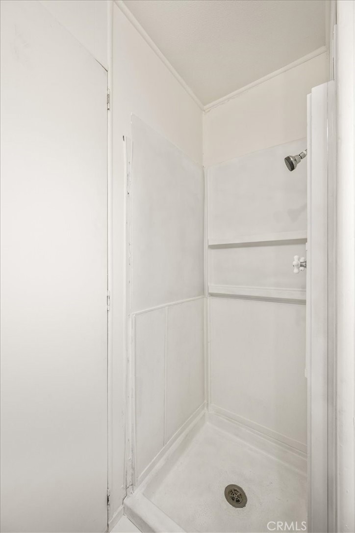 3210 Santa Maria Way, Unit 49 Santa Maria, CA 93455 - Photo 24 of 50 a bathroom with a shower