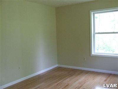4 Timber Hill Road Henryville, PA 18332 - Photo 3 of 5 Living Room