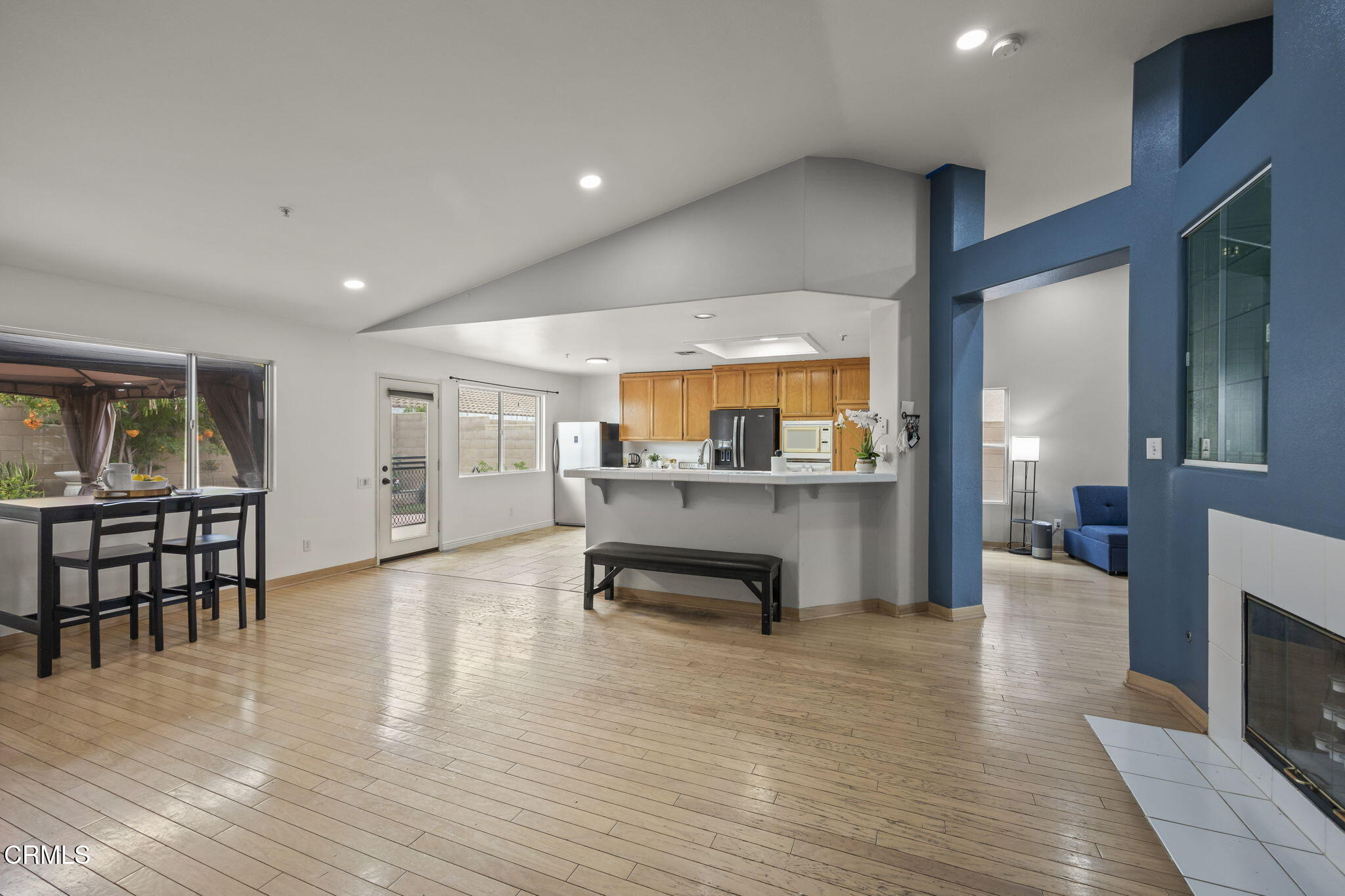 718 Binnacle Street Oxnard, CA 93035 - Photo 12 of 42 12-web-or-mls-Upmarketmedia_718Bin-39