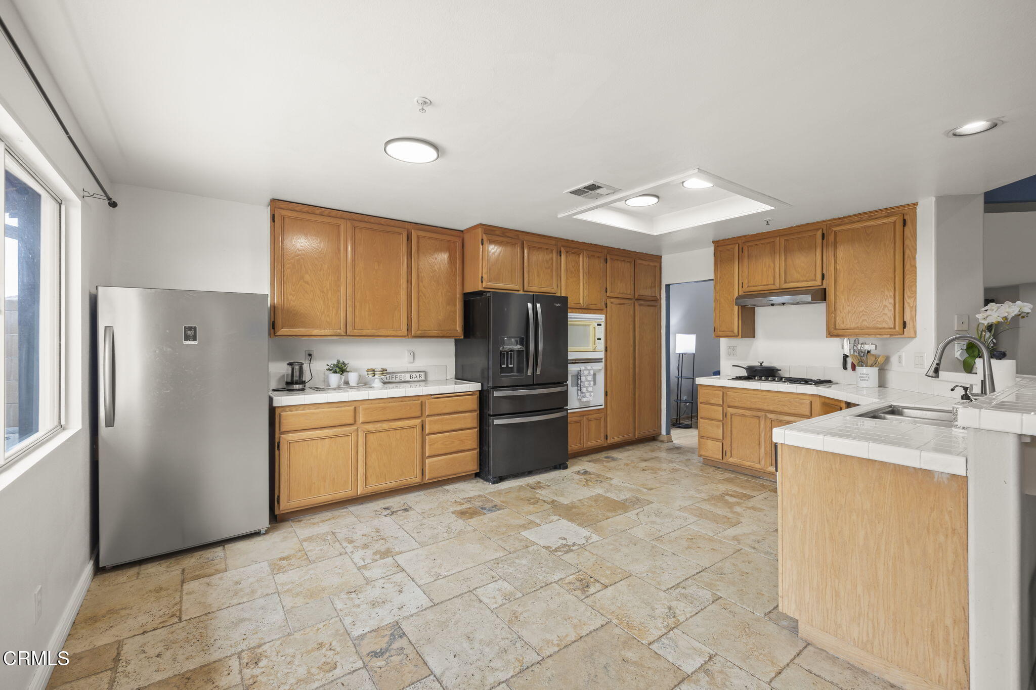 718 Binnacle Street Oxnard, CA 93035 - Photo 14 of 42 14-web-or-mls-Upmarketmedia_718Bin-45