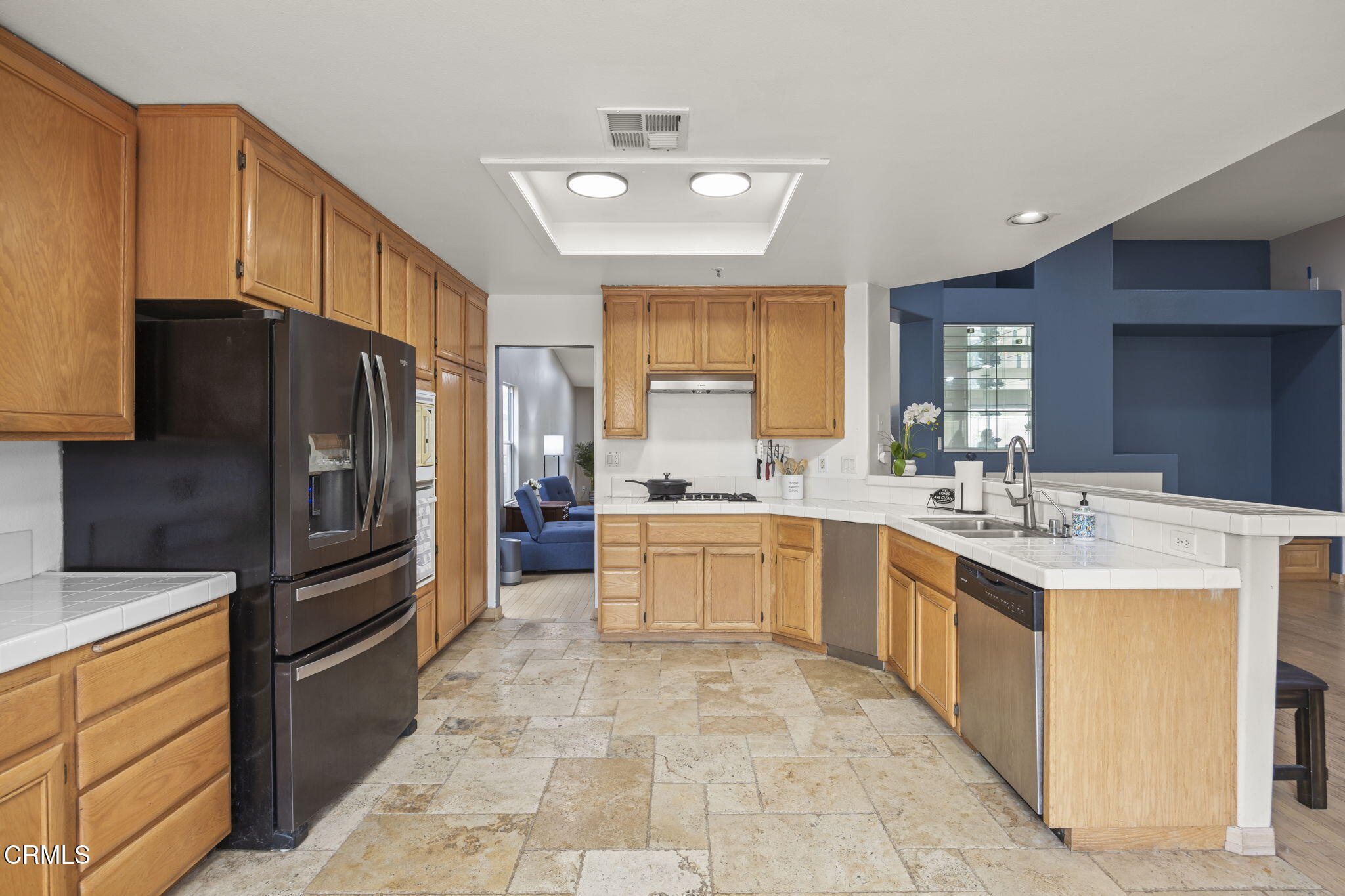 718 Binnacle Street Oxnard, CA 93035 - Photo 15 of 42 15-web-or-mls-Upmarketmedia_718Bin-48