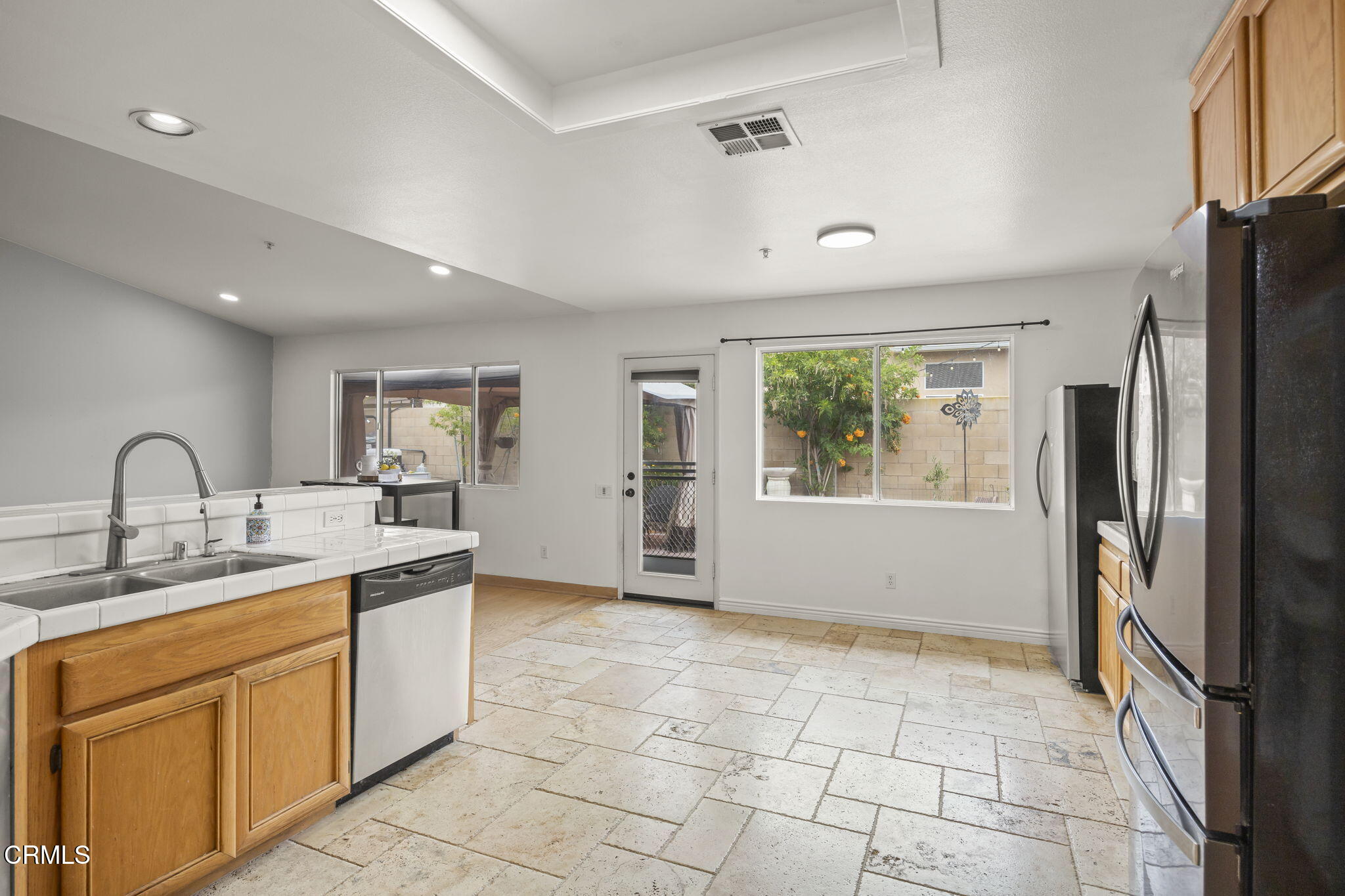 718 Binnacle Street Oxnard, CA 93035 - Photo 16 of 42 16-web-or-mls-Upmarketmedia_718Bin-51