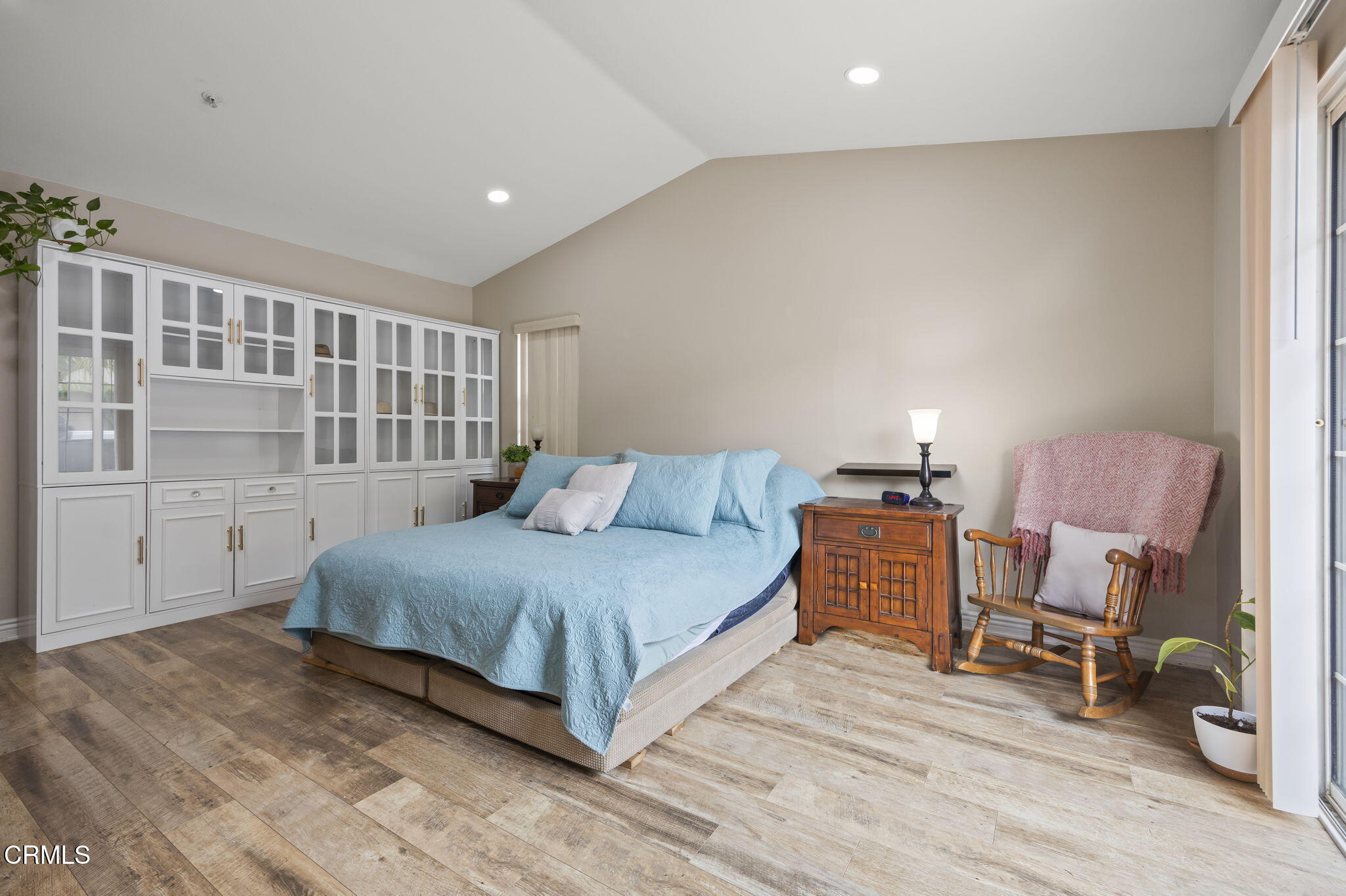 718 Binnacle Street Oxnard, CA 93035 - Photo 22 of 42 22-web-or-mls-Upmarketmedia_718Bin-69