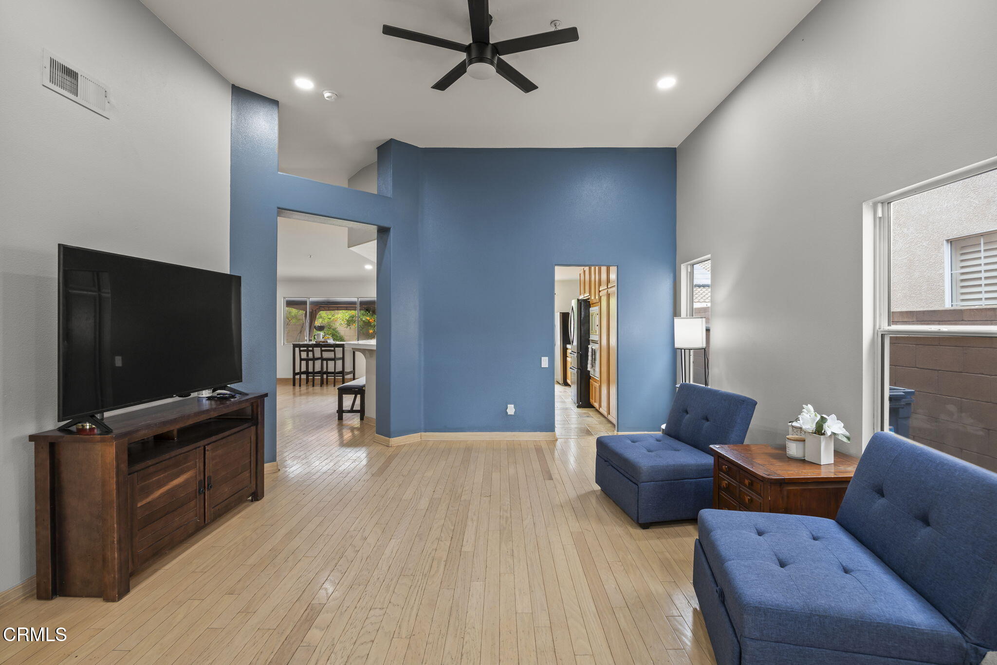 718 Binnacle Street Oxnard, CA 93035 - Photo 10 of 42 10-web-or-mls-Upmarketmedia_718Bin-30