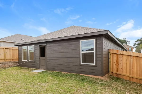 $1,870 | 621 Craven Street, Conroe, TX 77316